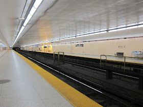 Keele subway station platform