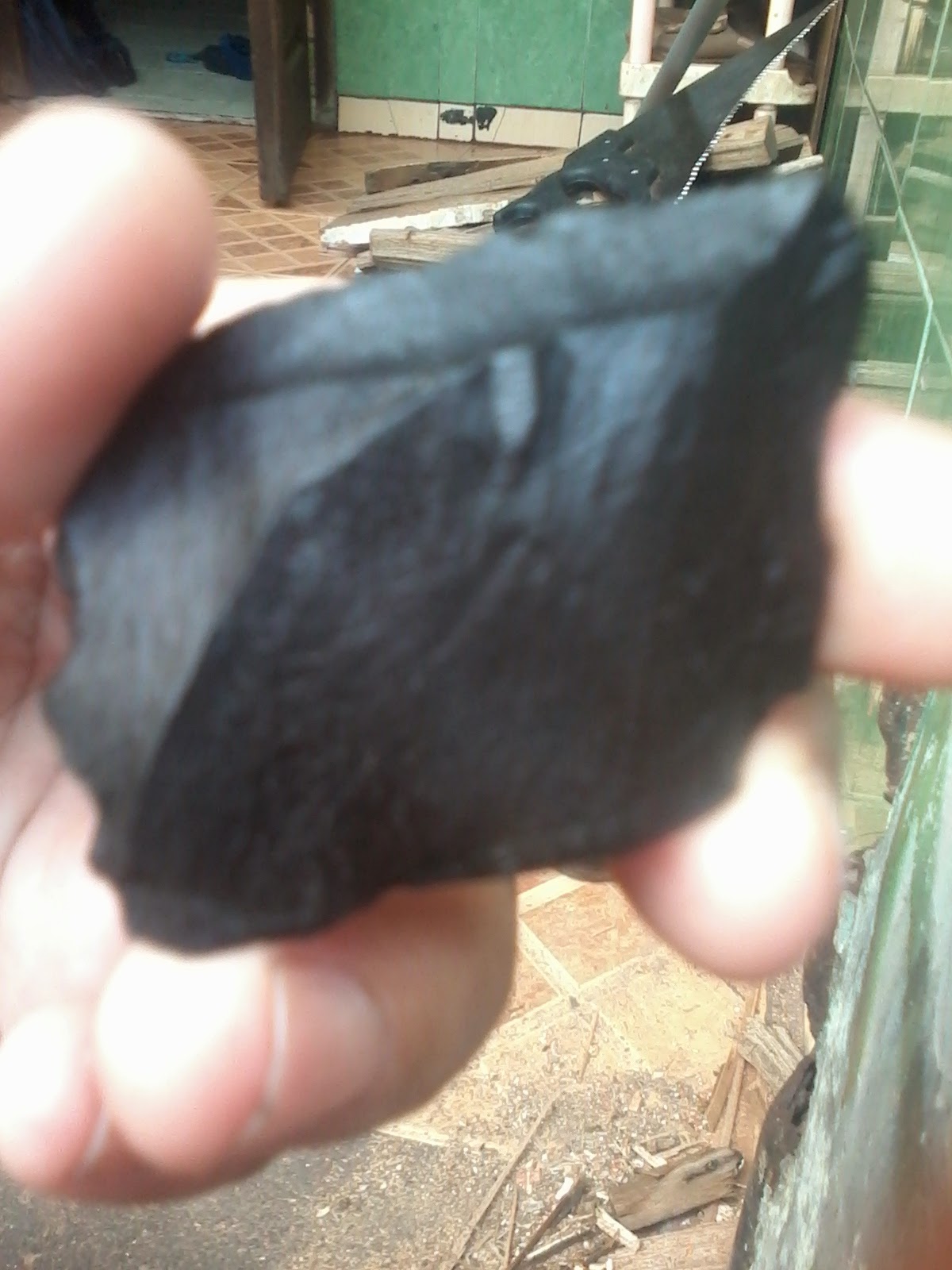 Cara Perawatan Batu Black Opal Dengan Oli Goresan Pemikiran