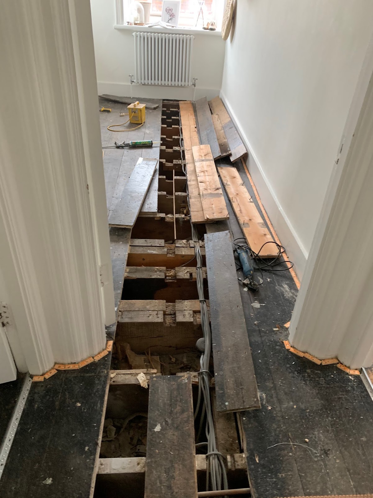 Interiors // Painting Wooden Floorboards {DIY guide} Roses and Rolltops