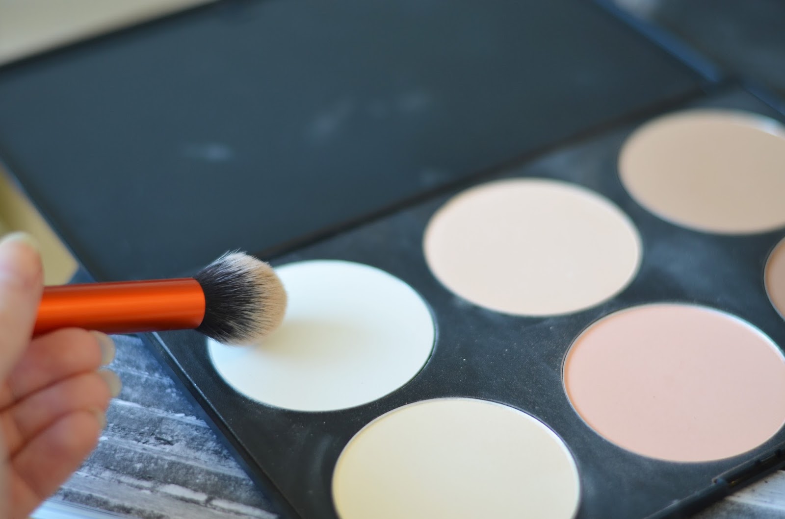 Vancouver Vogue The Best Contour Palette for Fair Skin