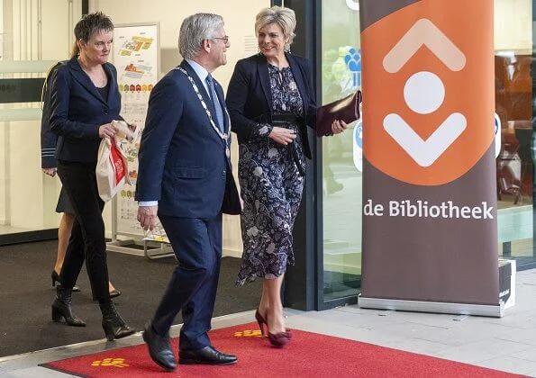 Princess Laurentien attended the opening of the 17th edition of the National Reading Breakfast Days at the Zoetermeer Forum. Missoni