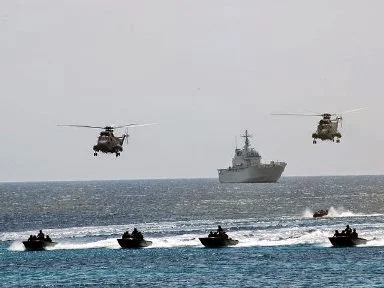 Italian Special Forces in front of the Libyan coast, ready to fight ISIS