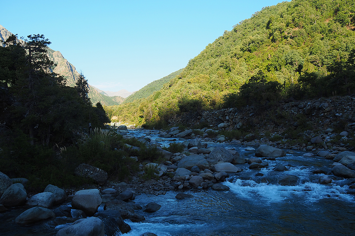 Montañas y algo más... Conociendo las Lagunas Cuellar y el Cajón del