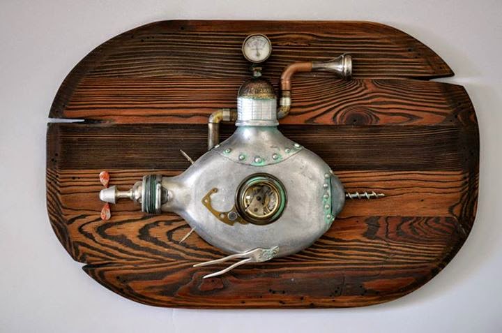11-Submarine-Arturas-Tamasauskas-Recycled-and-Upcycled-Steampunk-Sculptures-www-designstack-co
