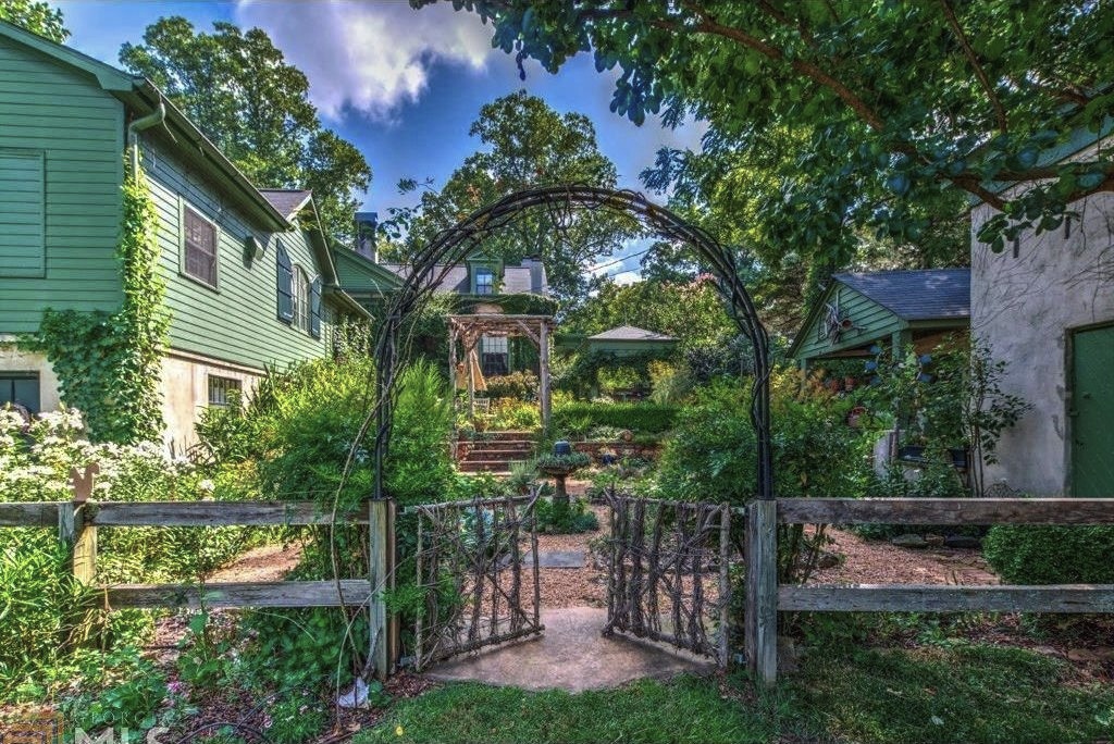 Sweet House Dreams Oakton House, 1838 Antebellum Estate in Marietta