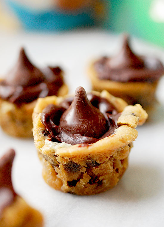 Eva Bakes There's always room for dessert! Marshmallow filled cookie