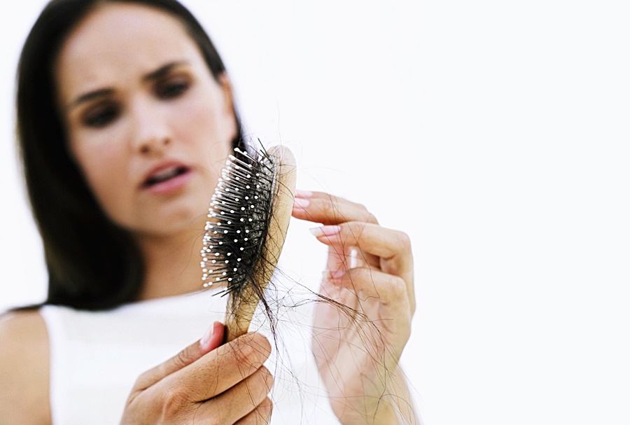 Queda de cabelo: quando é a hora de se preocupar?