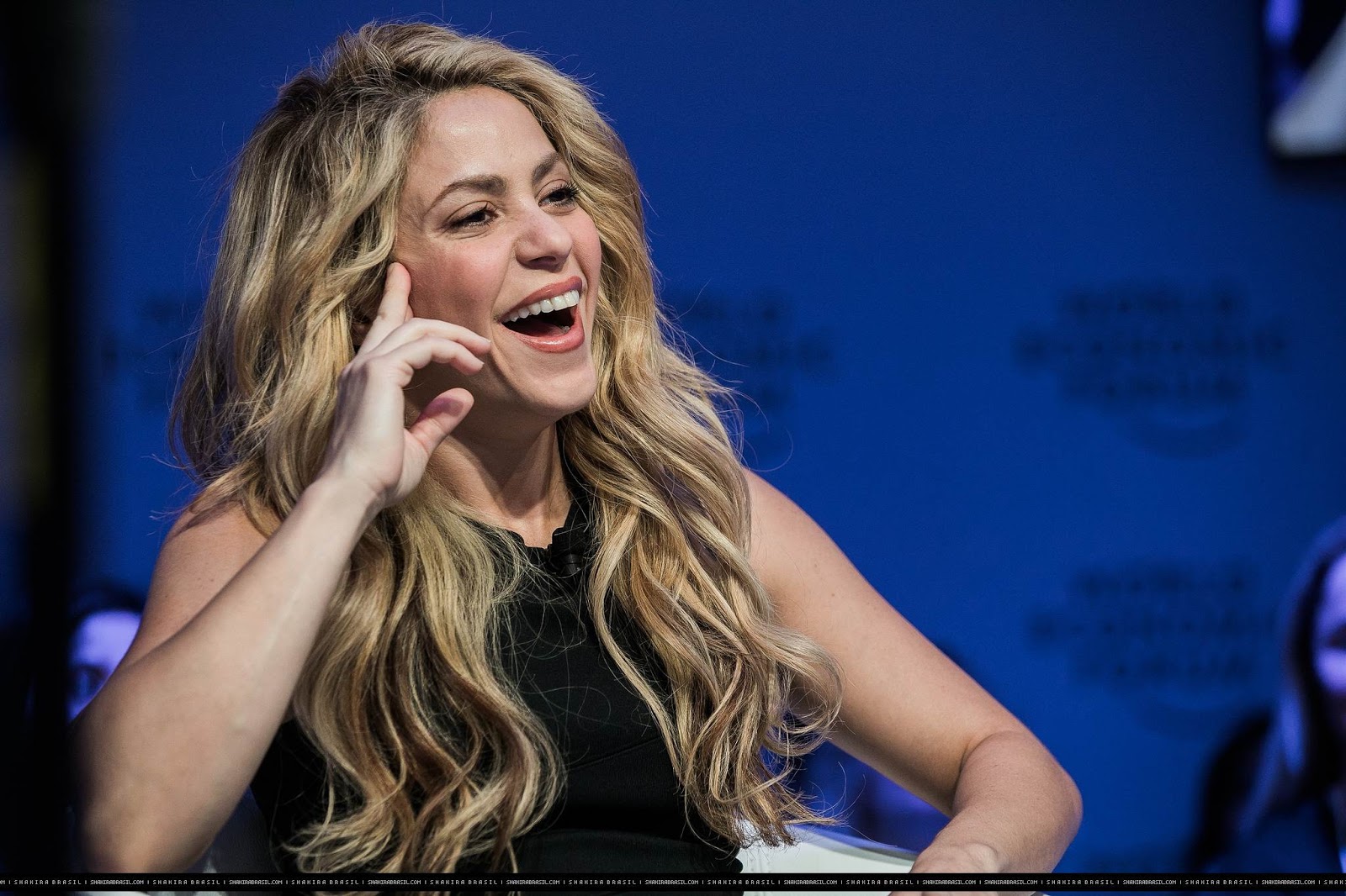 Nueva entrevista de Shakira en el Foro Económico Mundial