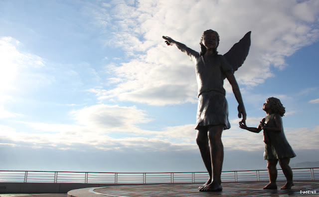 Statue archange Raphaël et Tobie à Saint Raphaël