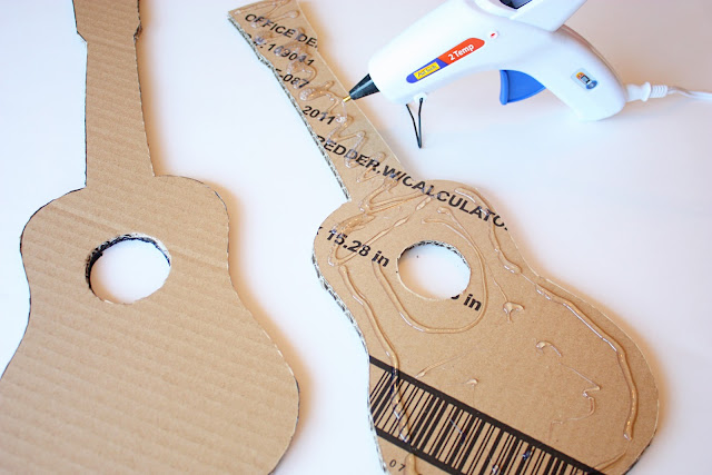 Recicla Inventa: Guitarra de cartón - Tutorial DIY