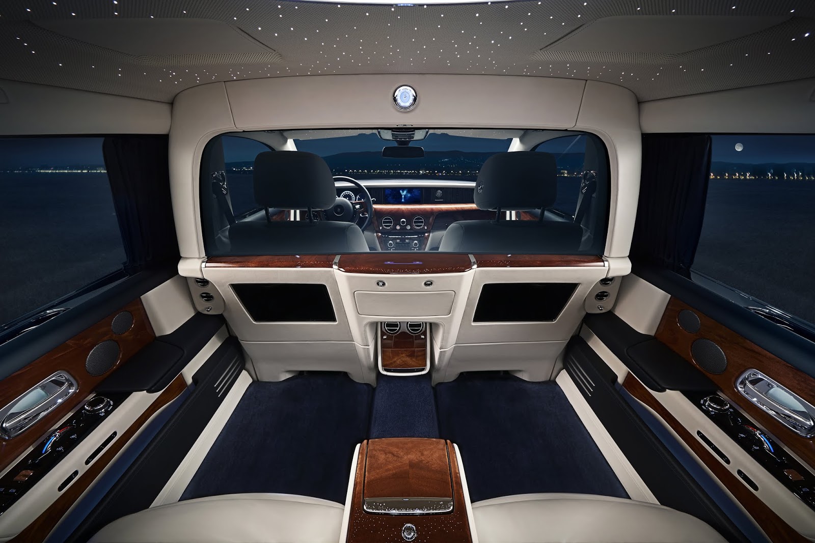 Travel First Class: Rolls-Royce Phantom's Privacy Suite