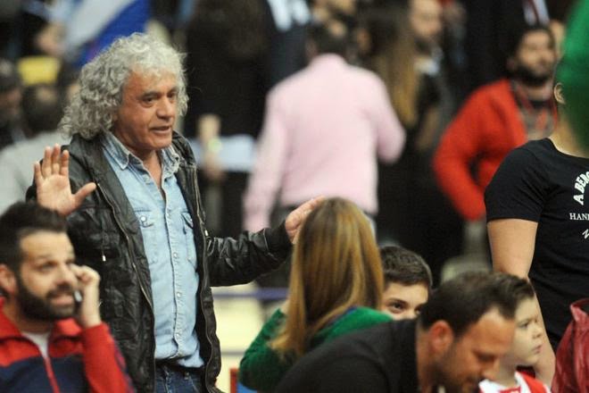 O Τσουκαλάς και το τρίτο χέρι του Πέτριτς! (vid)