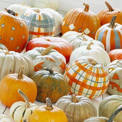 15 pumpkin decor ideas {painted pumkins, carved pumpkins, pumpkin tablescapes}