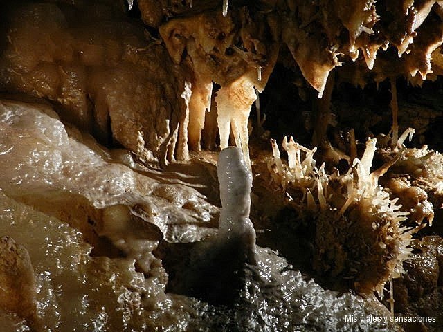 Las Grottes Du Grand Roc, Périgord, Francia