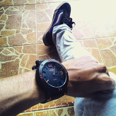 ootd weekend jam tangan