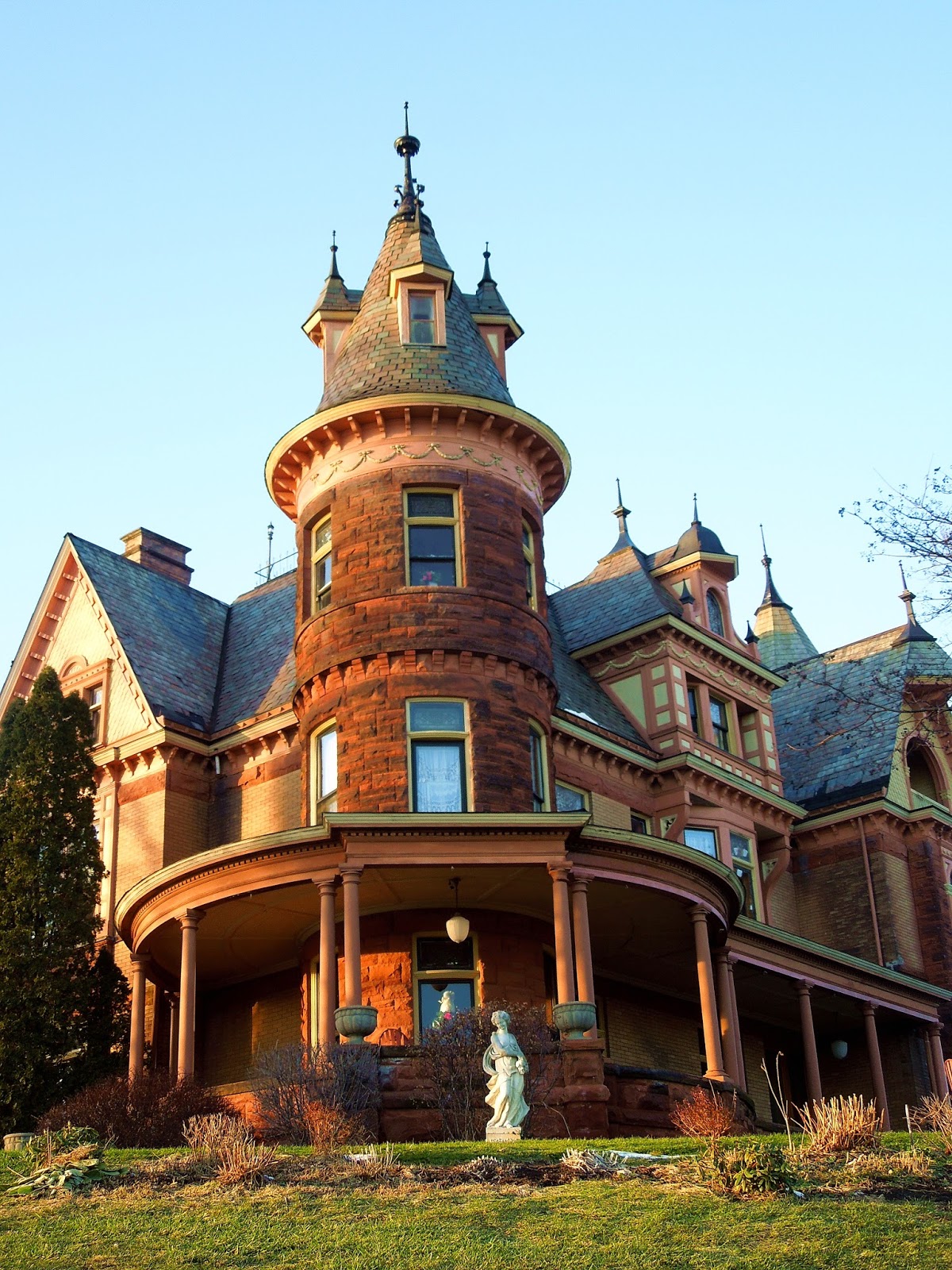 Focusing On Travel : Unique Lodging in Michigan