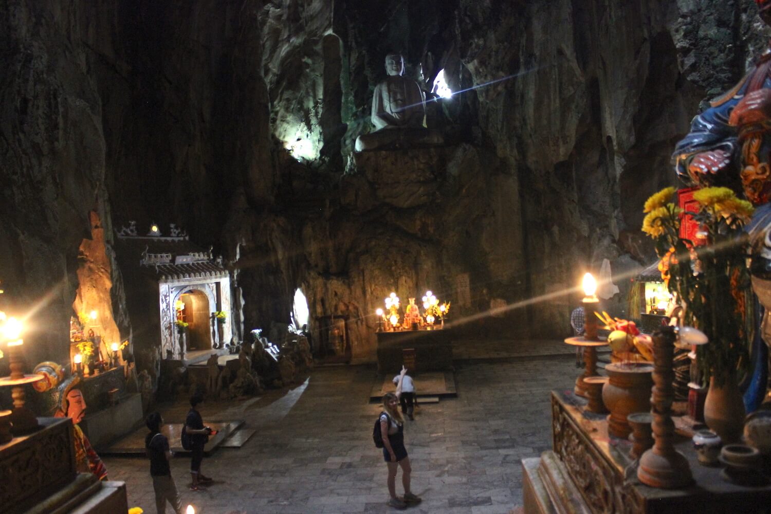 huyen khong cave in da nang with me