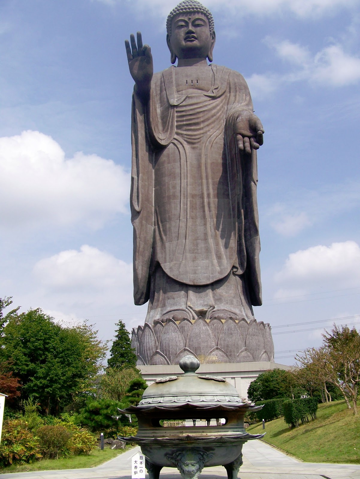 Tech News 24h The 5 Largest Statues Ever Made