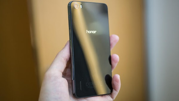 Huawei Honor 6C , Prosesor Octa-Core , Kamera 13 MP Huawei Honor 6C , Prosesor Octa-Core , Kamera 13 MP