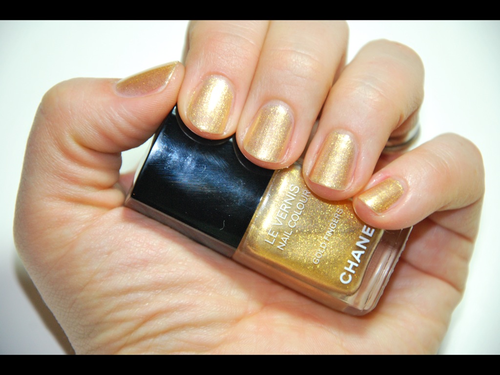 Schöne Nagellacke Chanel Gold Fingers