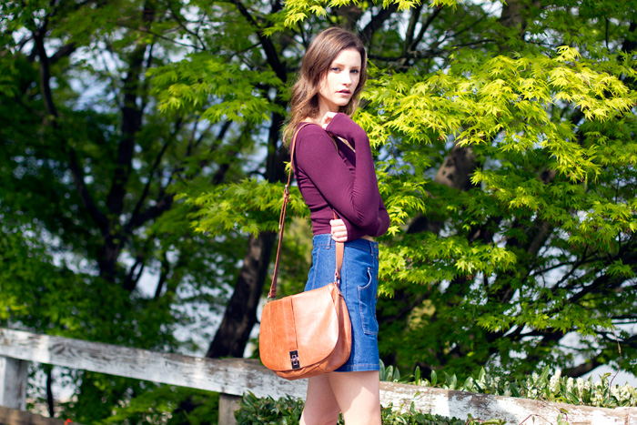 Vancouver Fashion Blogger, Alison Hutchinson, in an Aritzia Cropped top and a Stradivarius button down skirt.