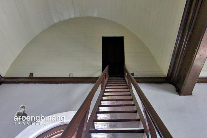 tangga atas gereja sion jakarta