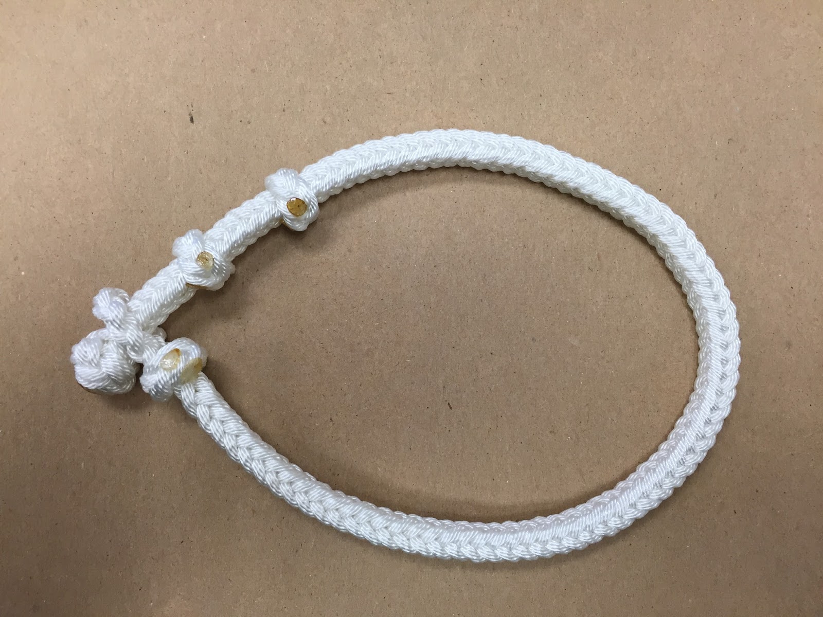 The Paracord Cowboy A Nylon Keeper, plus some Horn Knots