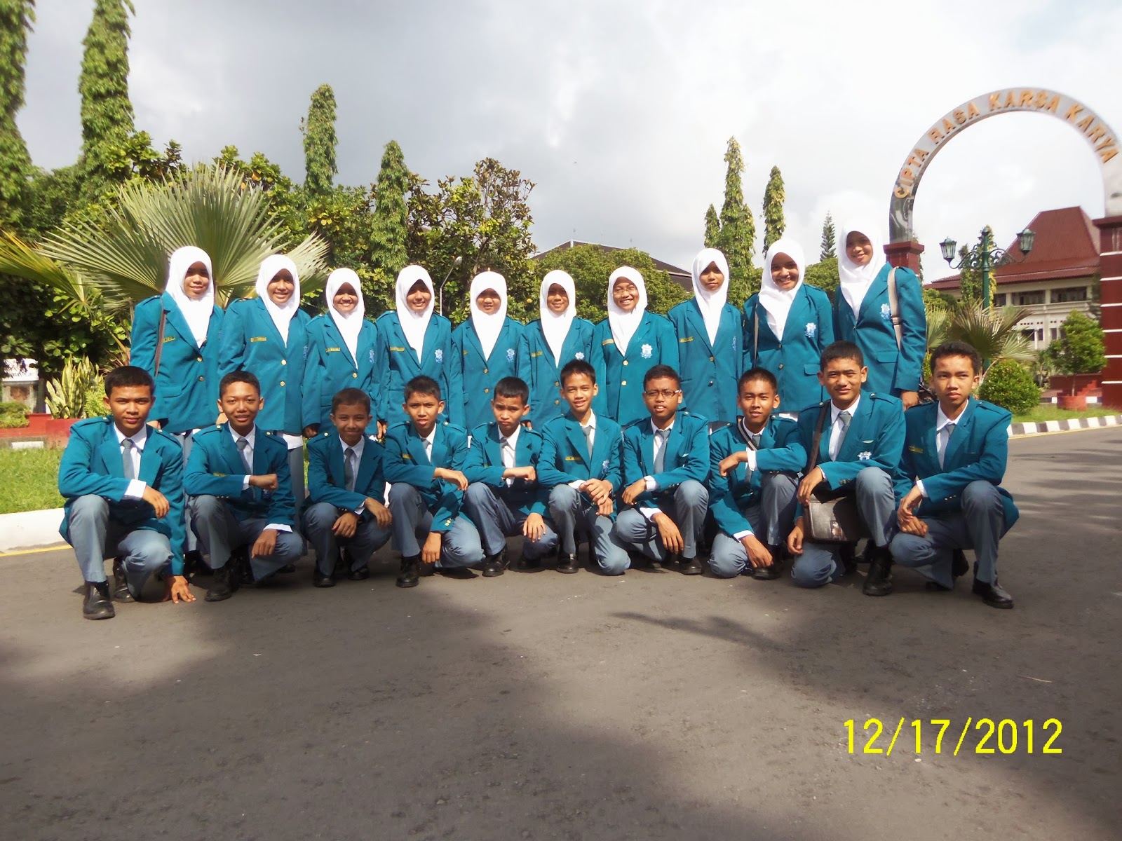 Angkatan 5 MAN INSAN CENDEKIA JAMBI The Rainbow Story