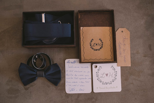 casamento rústico Casamento rústico, casamento real, DIY, marsala, noiva, buquê, marsala, decoração, varal de lâmpadas, casamento vintage, presente dos padrinhos, convite padrinhos