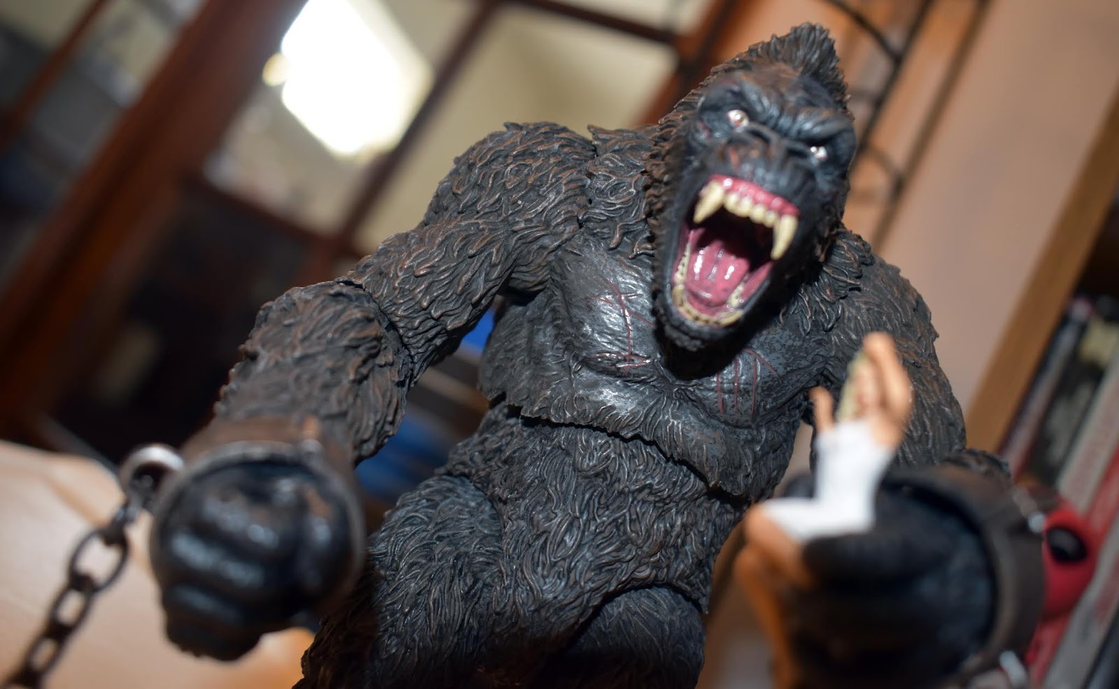 (Video) Mezco Toyz King Kong of Skull Island (Toy Review) Words From