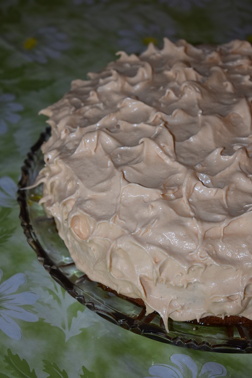 Tort cu pepene galben si spuma de zahar ars