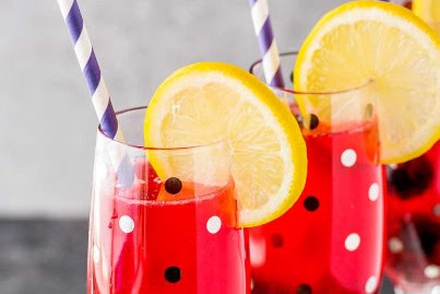 BLACKBERRY BOURBON LEMONADE