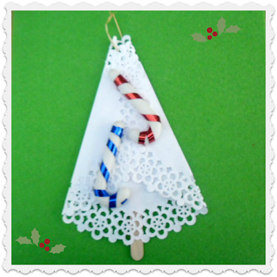 Easy & fun kids craft for Christmas ! Tree Ornaments made of Paper Doilies