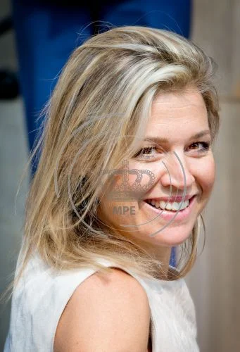 King Willem, Queen Máxima and Princess Beatrix at the symposium The City in the 21st Century