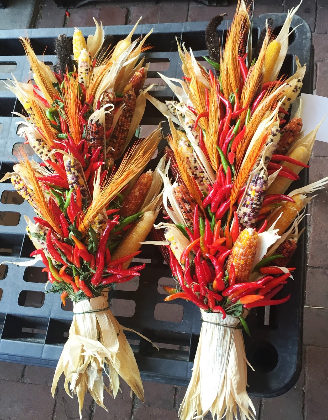 Souvenir Chronicles ST. PAUL, MINNESOTA FARMERS' MARKET AND HMONGTOWN