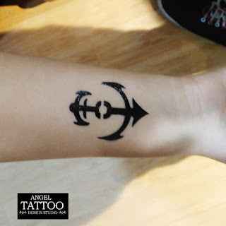 Anchor temporary tattoo