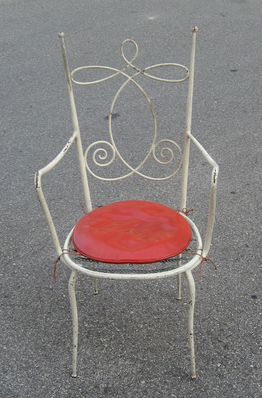 CreatiVIVE le mot du jour chère chaise