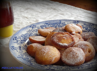 "coquetes De Mel De S'àvia "/ Buñuelos Rápidos
