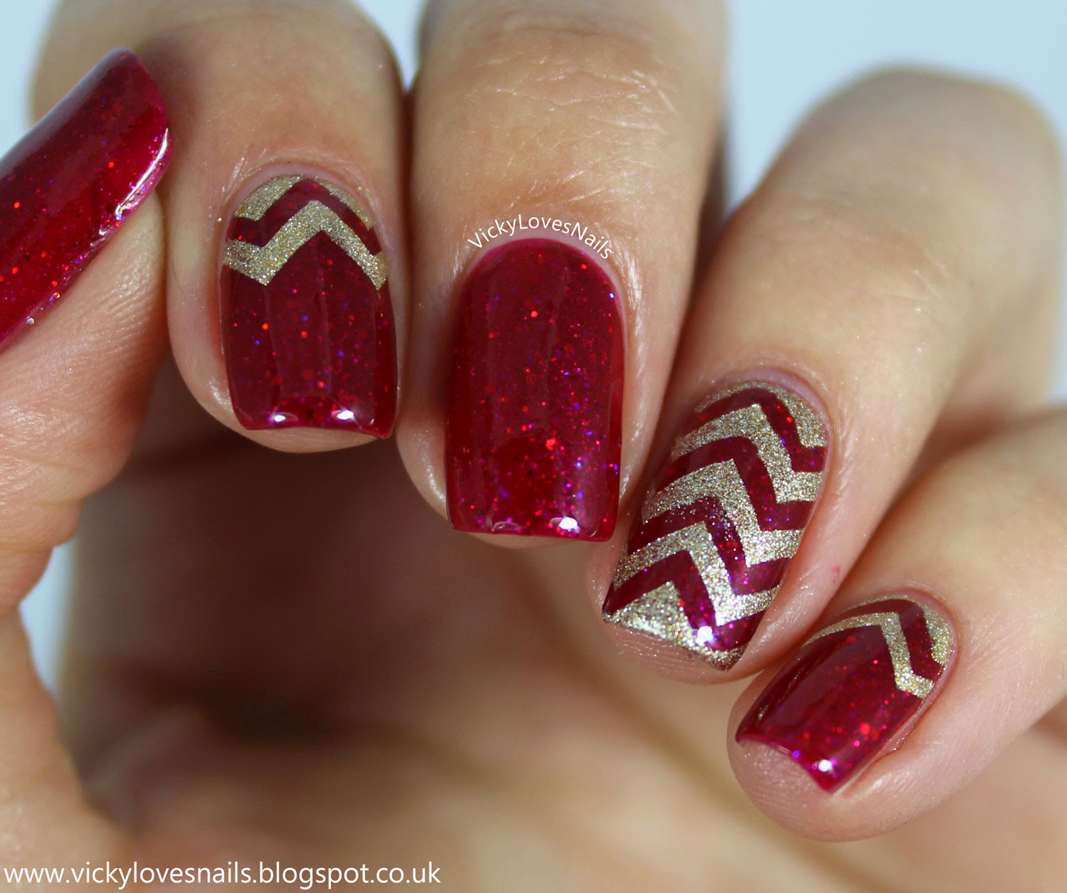 Vicky Loves Nails!: 52 Week Pick & Mix Challenge: Chevrons/Red & Gold.