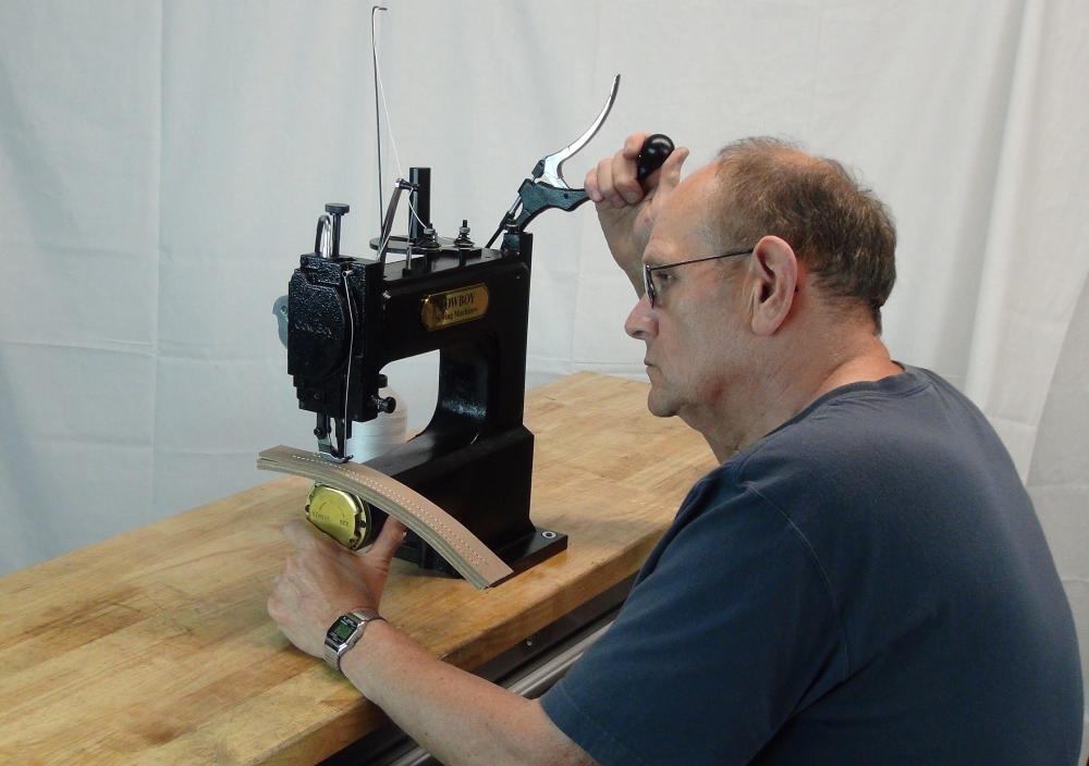 Heavy duty industrial sewing machines OUTLAW Hand crank leather sewing