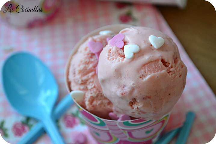 helado-de-fresas-con-nata-la-cocinillas