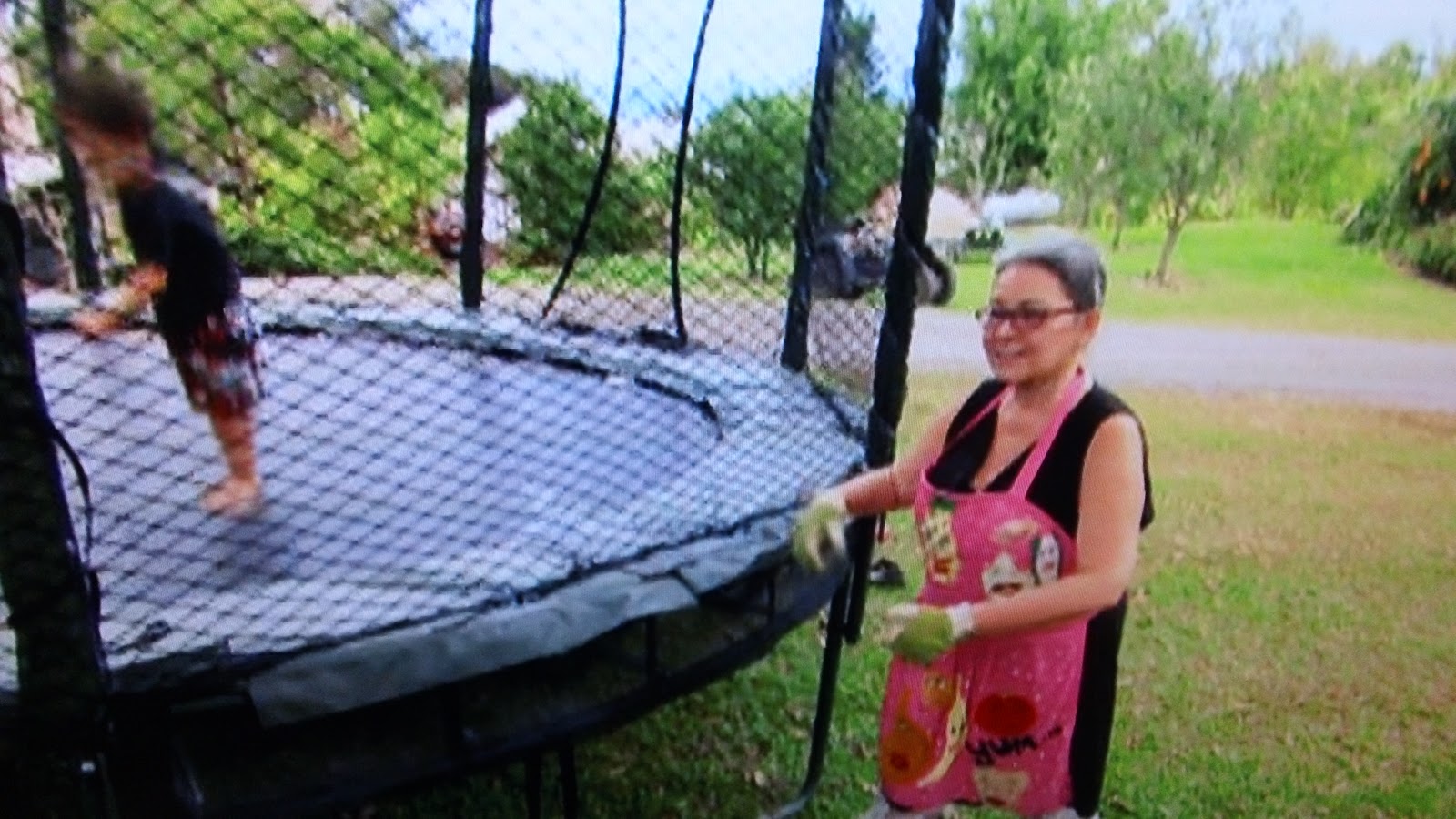 Celebrity Justin Bieber Roseanne Barr Gets More Nutty With a New