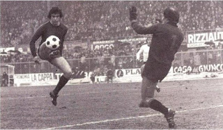 Bologna - Foggia 2-1, 19 febbraio 1978. Chiodi  beffa Memo con un pallonetto.