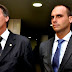 Jair Bolsonaro e seu filho são denunciados pela PGR por racismo e ameaça