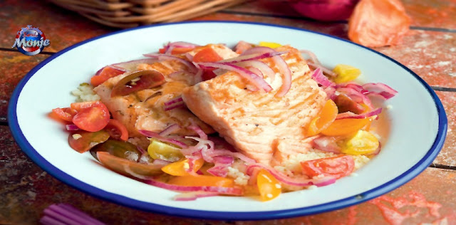 Salmón con pico de gallo