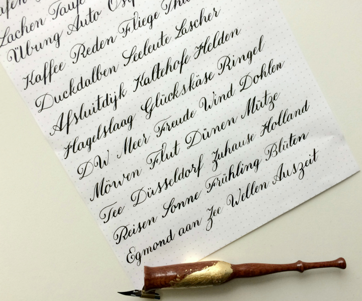 Calligraphy training with oblique penholder