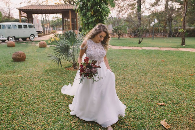 casamento rústico Casamento rústico, casamento real, DIY, marsala, noiva, noiva caminhando,buquê, marsala, buquê desconstruído