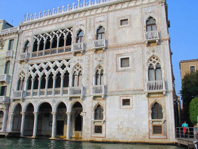 Byzantine Gothic architecture is the prominent style throughout Venice and quite exquisite experience in person, especially on palaces that have been standing for more than 500 years.