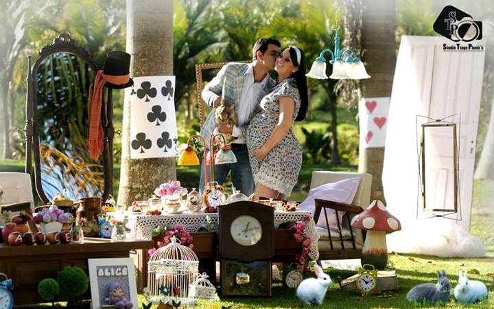 Ensaio Gestante mágico e lindo com o tema Alice no país das maravilhas. Ensaio Gestante Alice no país das maravilhas