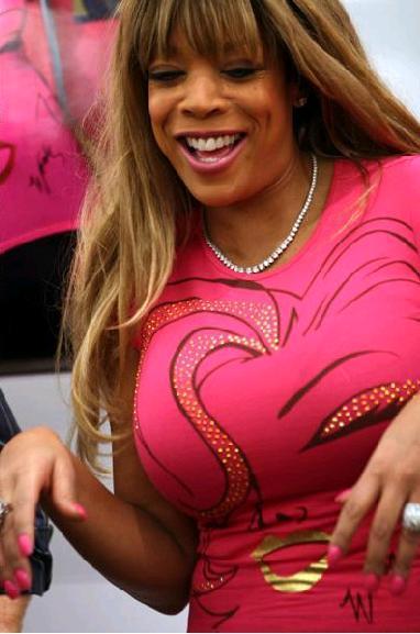 Does Wendy Williams Have Breast Implants.